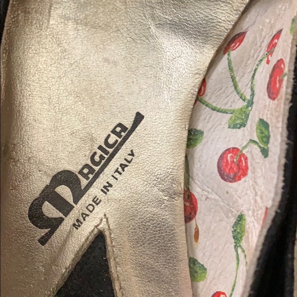 Shoes - Picture 5 of 5